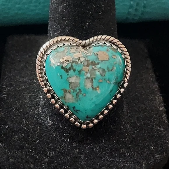 Beautiful Kingman Deep Blue Turquoise Heart Ring Sterling Silver Size 9 - Picture 1 of 7